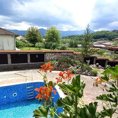 бащин дом Pensjonat Apriłci