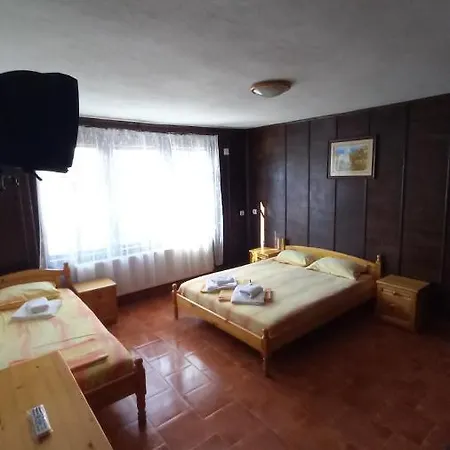 Pensjonat бащин дом Apriłci