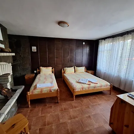 бащин дом Apriłci