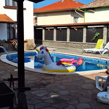 бащин дом 3* Apriltsi (Lovech)
