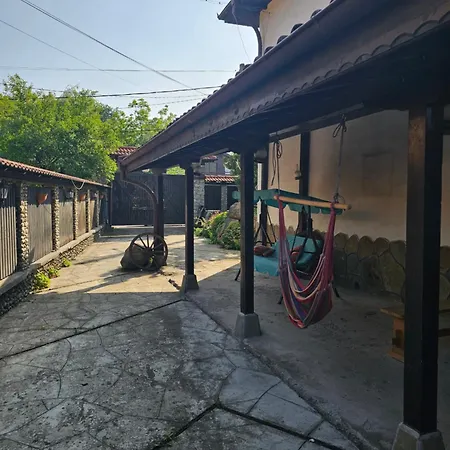 бащин дом Pensjonat Apriłci