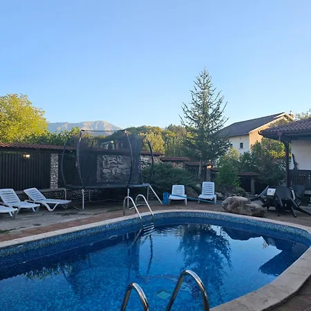 бащин дом 3* Apriłci