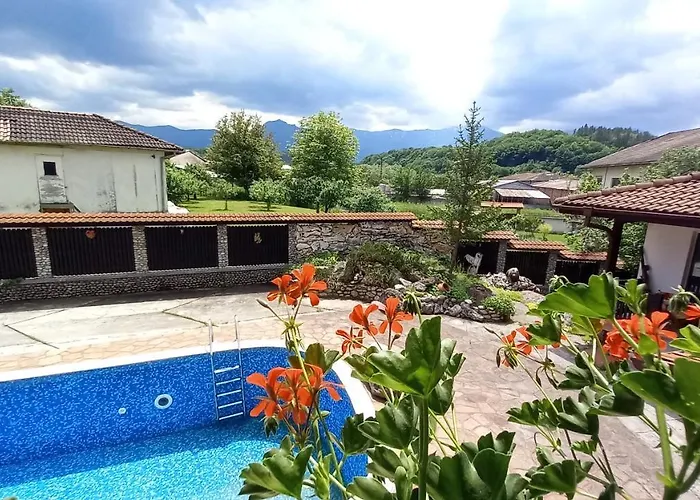 бащин дом 招待所 阿普里尔齐