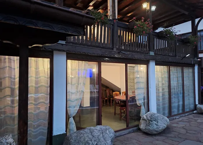 бащин дом 阿普里尔齐