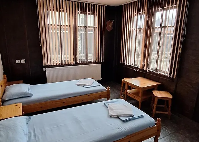 бащин дом 阿普里尔齐