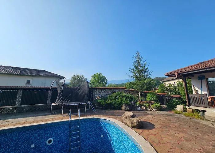 бащин дом 3* 阿普里尔齐