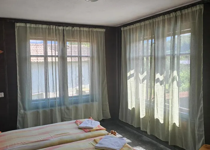 бащин дом 招待所 阿普里尔齐