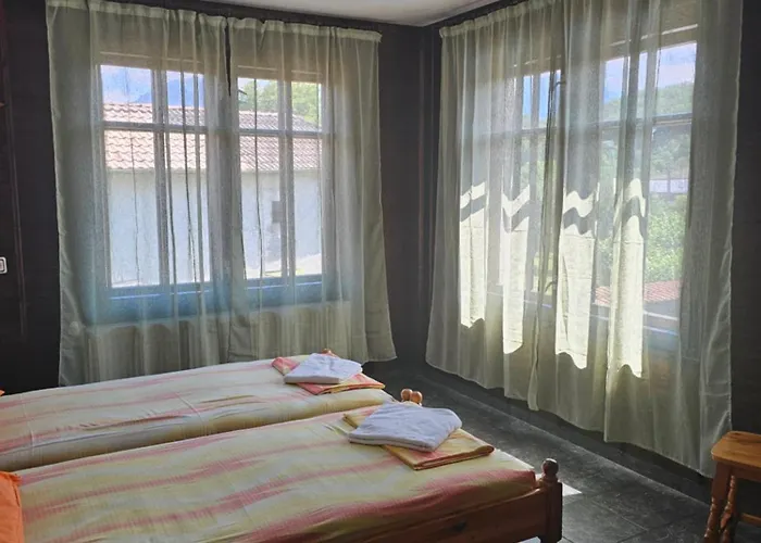 бащин дом 招待所 阿普里尔齐