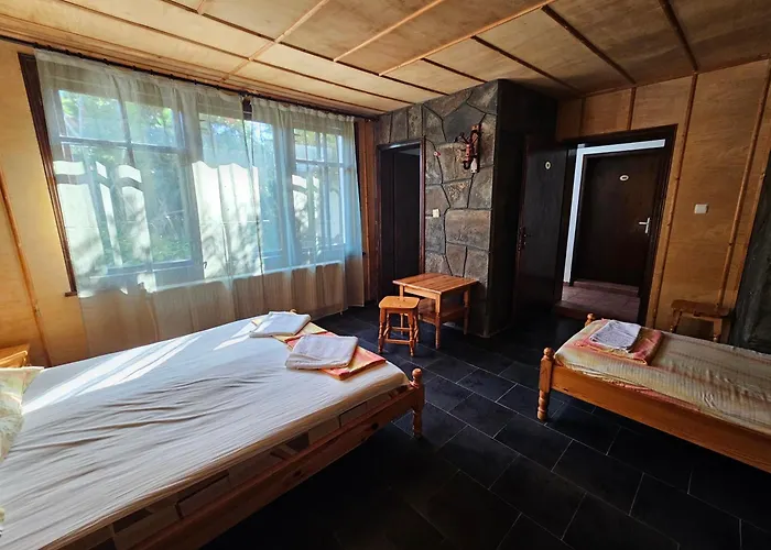 бащин дом 3* 阿普里尔齐