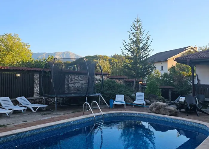 бащин дом 3* 阿普里尔齐